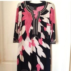 WHBM White House Black Market Floral Dress. Size Small. Fushia/Black/White
